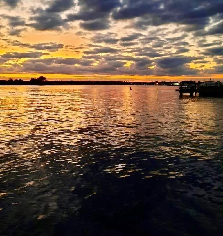 Waterway Inn Cedar Point 외부 사진